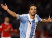 开云体育中国官网-黄潜艇击沉法老战舰，苏亚雷斯统治级数据诠释何为现代前锋典范