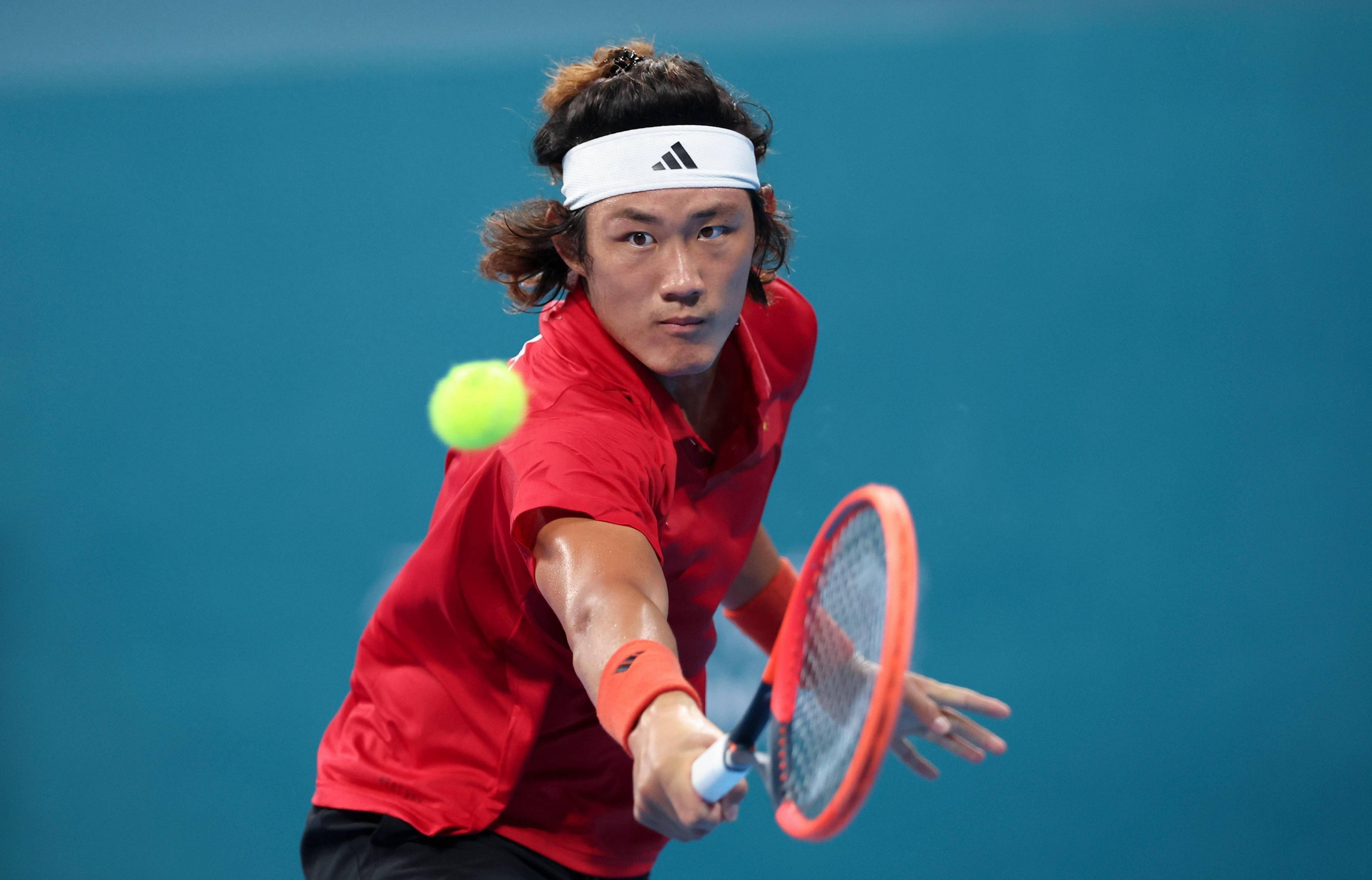 网坛新星崭露头角，场上表现惊艳众人的简单介绍