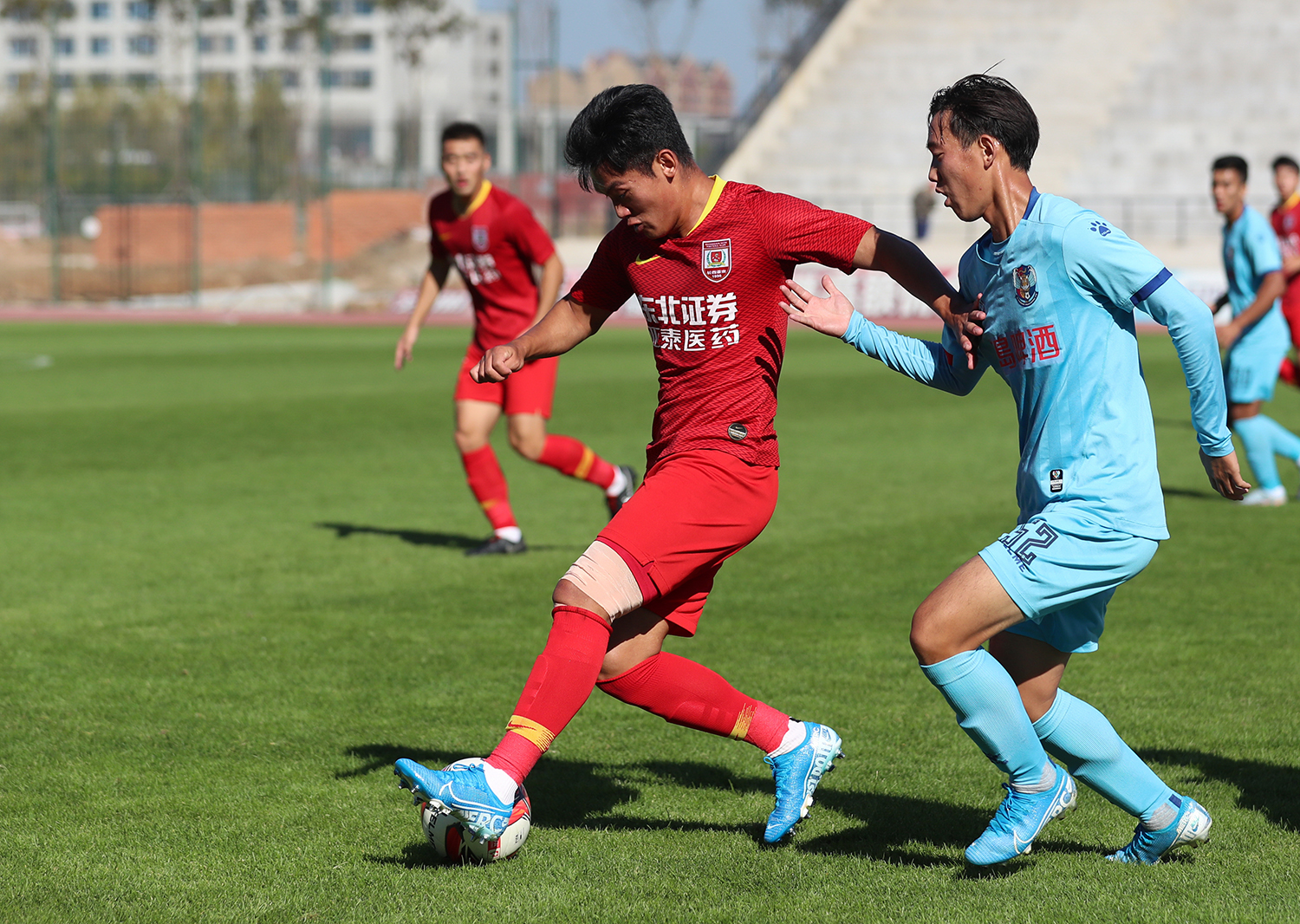 黄蜂完胜日本男篮，麦科勒姆完成帽子戏法的简单介绍