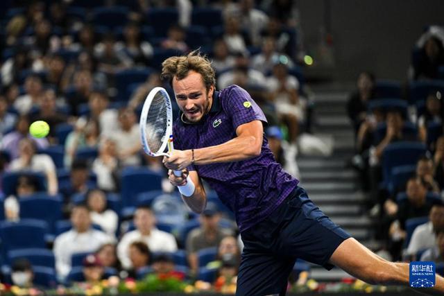 包含法国网球队强势意大利网球队，梅德韦杰夫送出助攻的词条