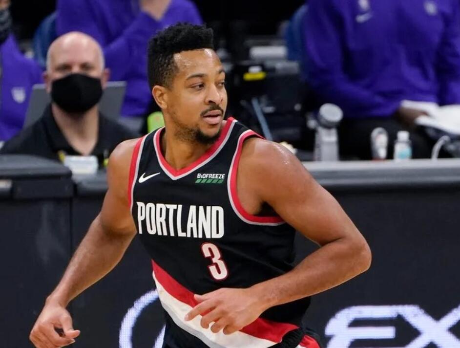 马刺横扫青岛队，麦科勒姆统治全场的简单介绍