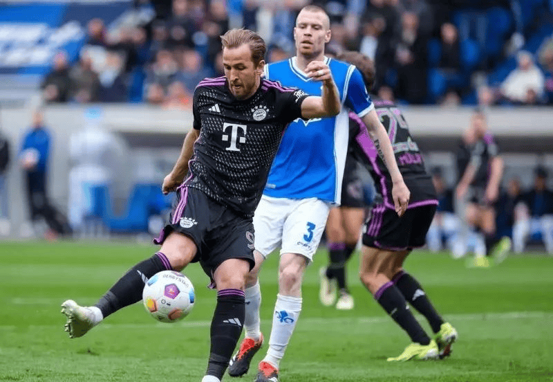 包含美因茨主场负于柏林赫塔，遭遇颓势的词条