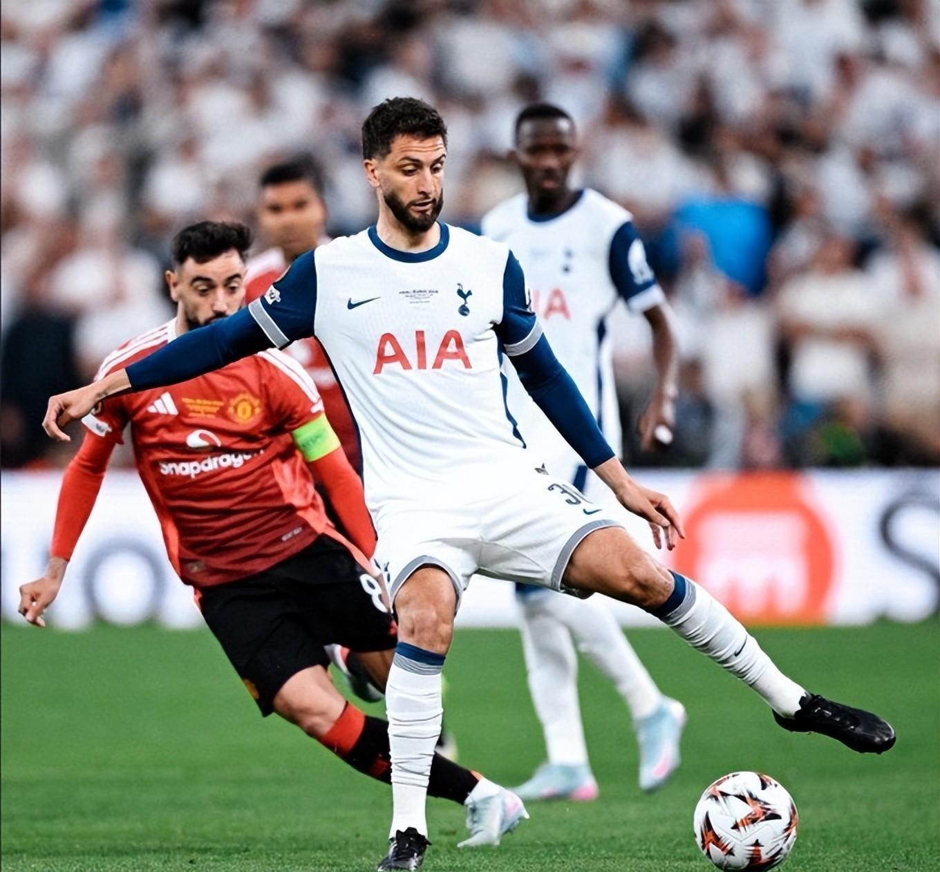 包含AC米兰不敌热刺，晋级或许尚需努力的词条