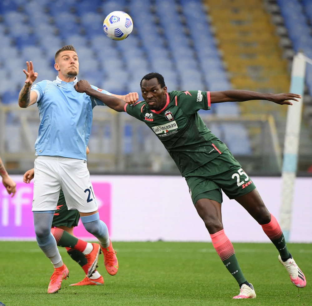 包含亚特兰大主场完胜克罗托内，继续保持不败的词条