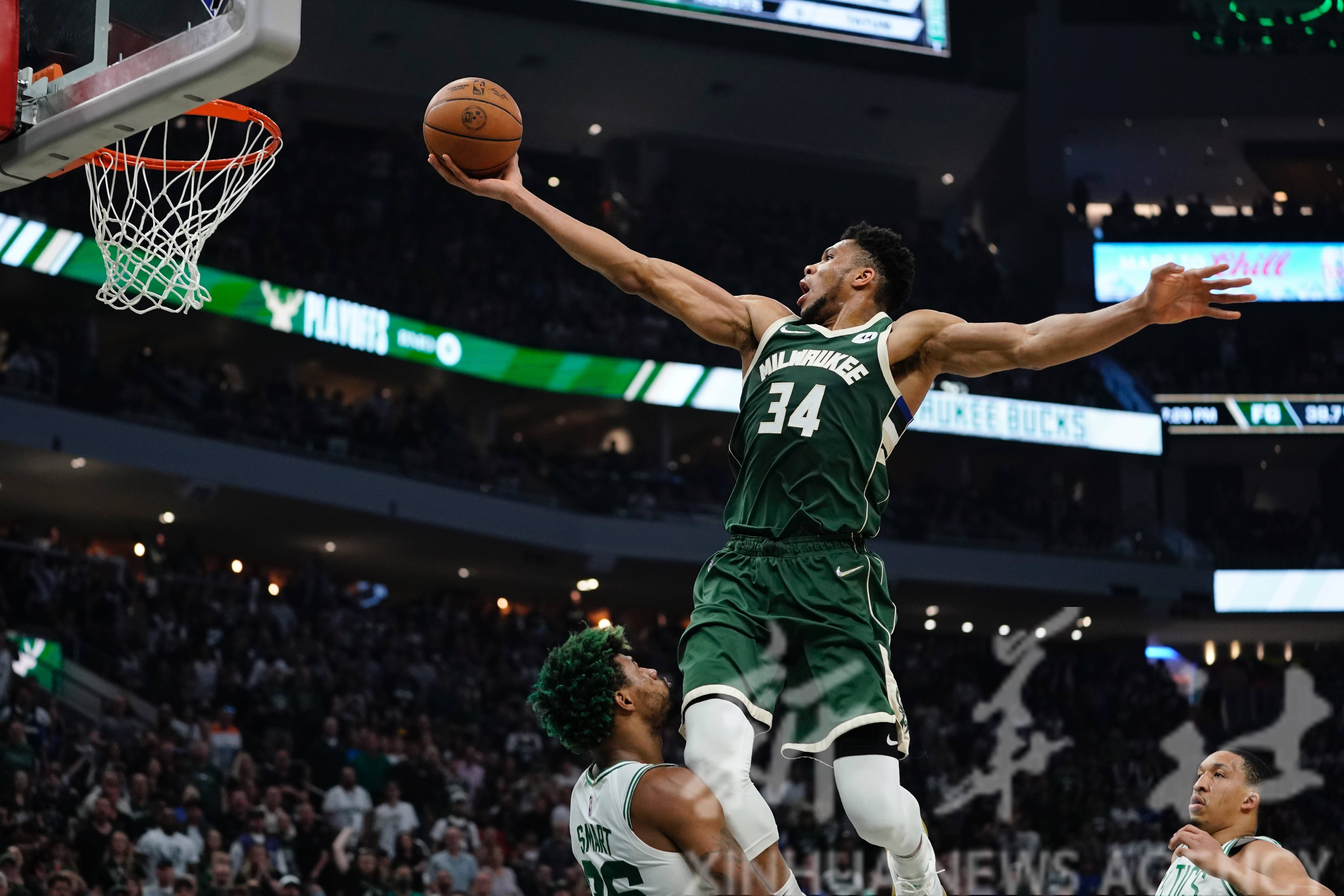 篮球队即将进行东部半决赛的比赛