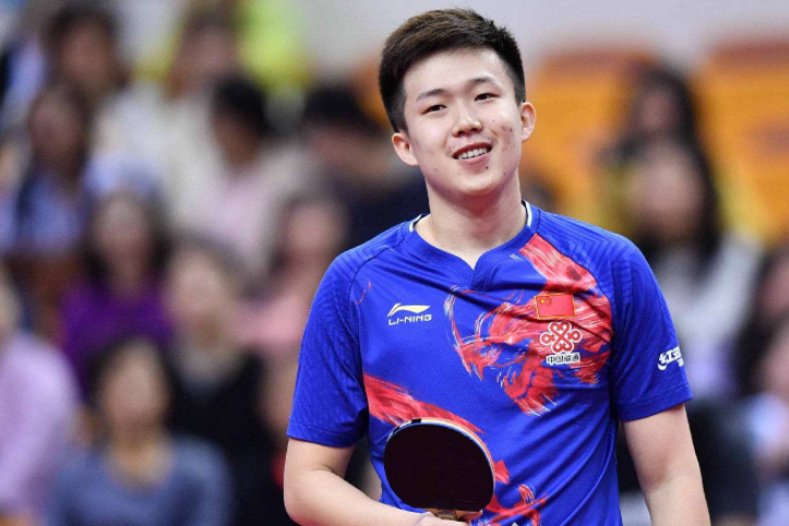 包含施图加特队展现出色实力，轻取对手晋级的词条