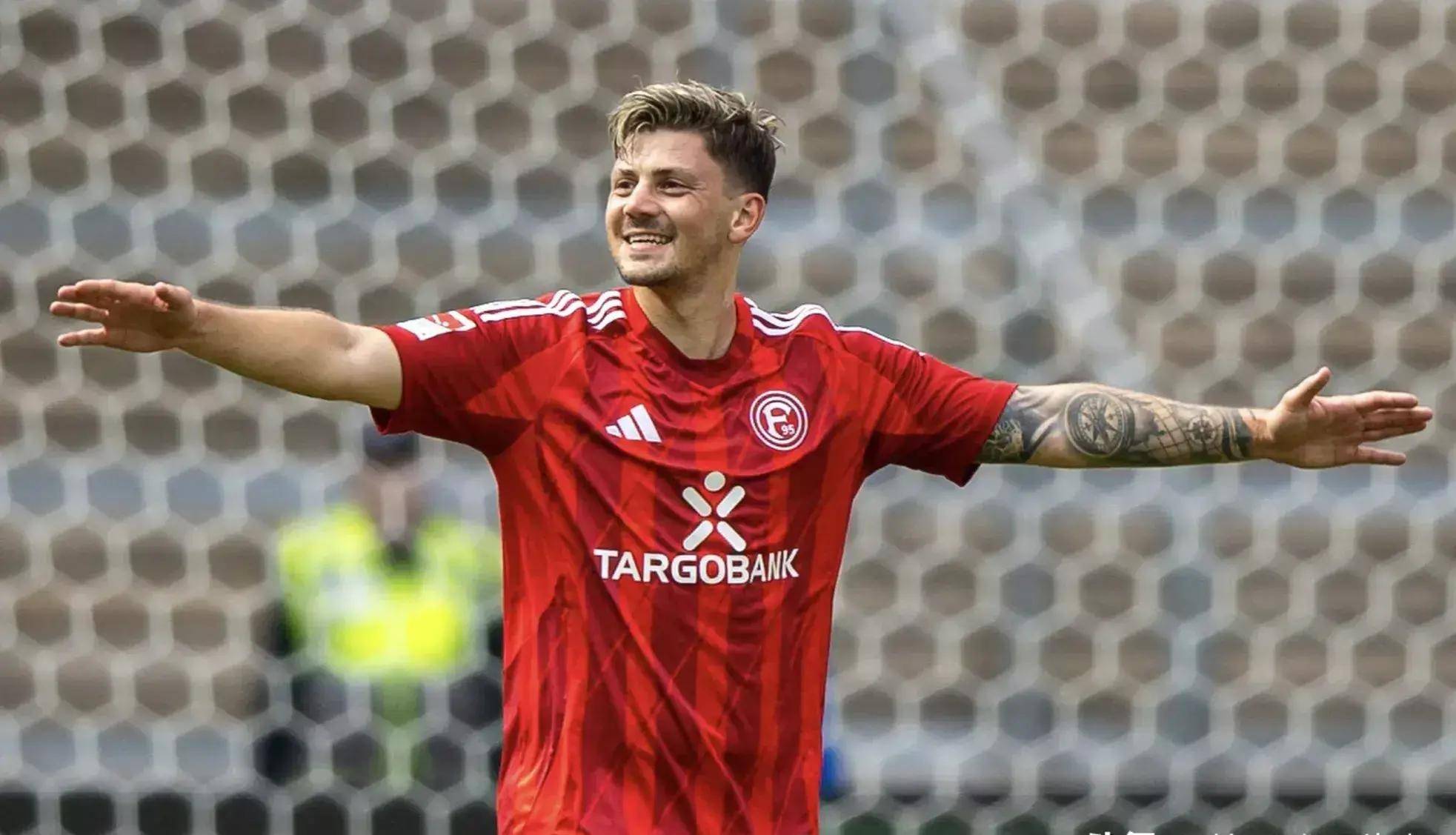 科隆击败雷根斯堡，取得胜利