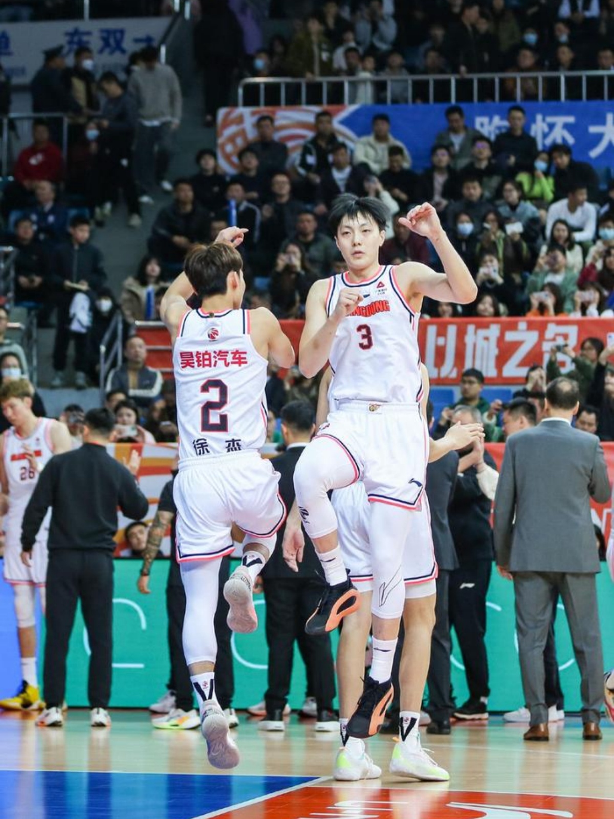 广东宏远再胜辽宁男篮，保持领先优势的简单介绍