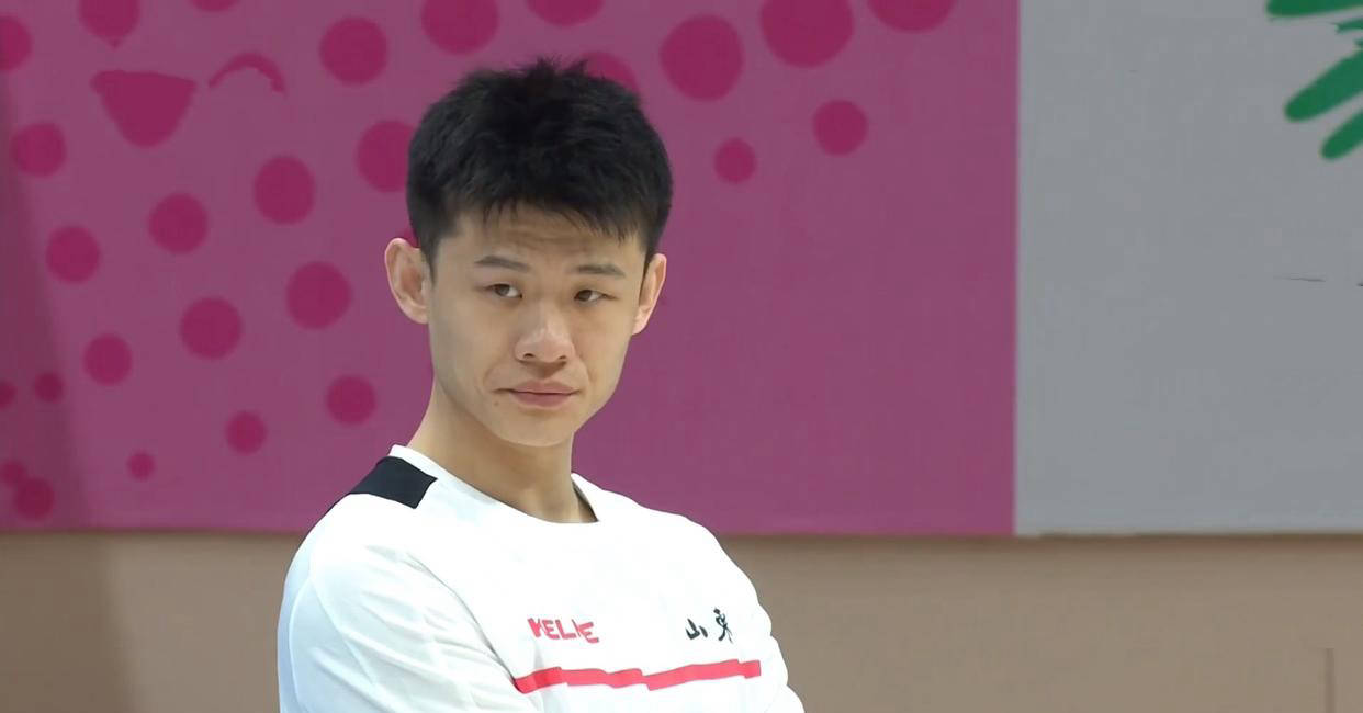 山东男篮全队发挥稳定，连战连捷