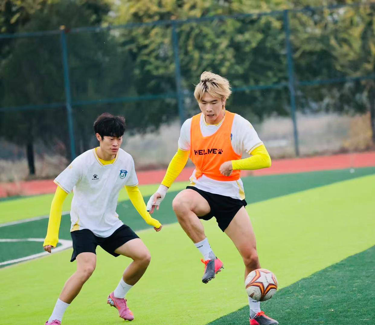 关于备战策略紧密，球队集结备战决胜的信息