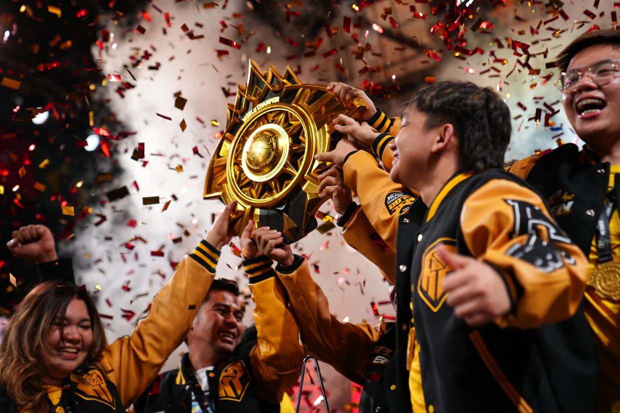 闪耀冠军定凯旋，激奋运动员全力争霸的简单介绍