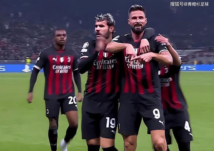 那不勒斯击败AC米兰，稳坐积分榜首位的简单介绍