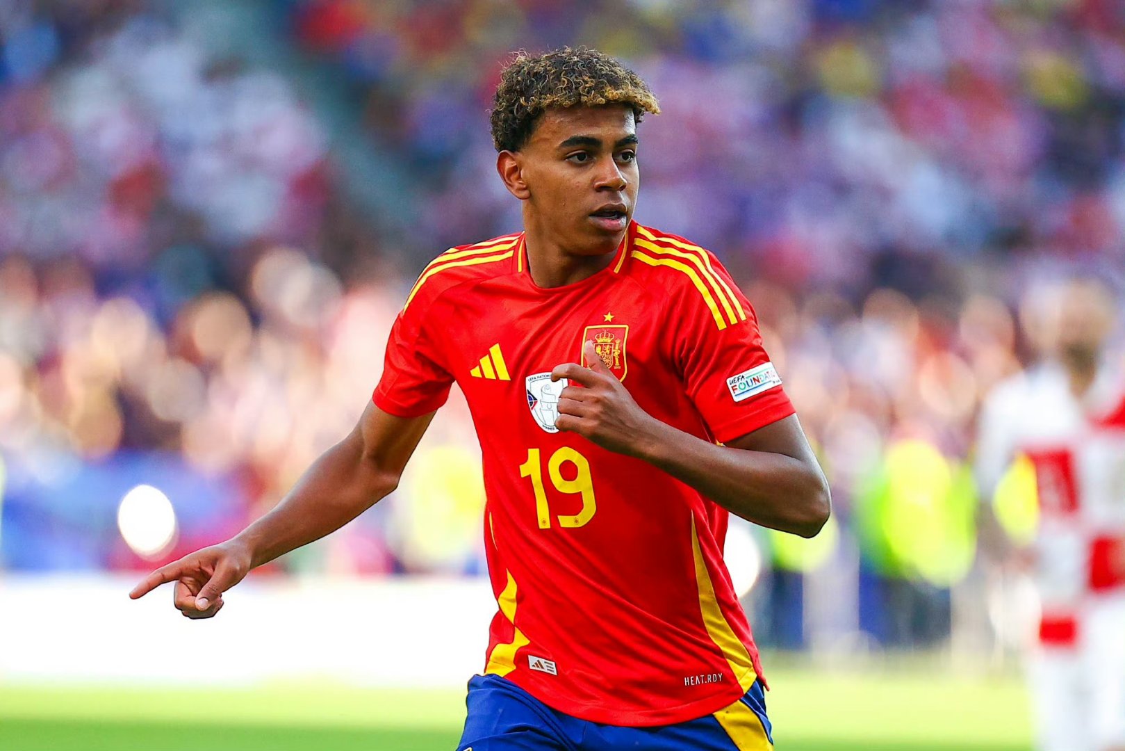 西班牙险胜韩国，孙兴慜统治全场的简单介绍