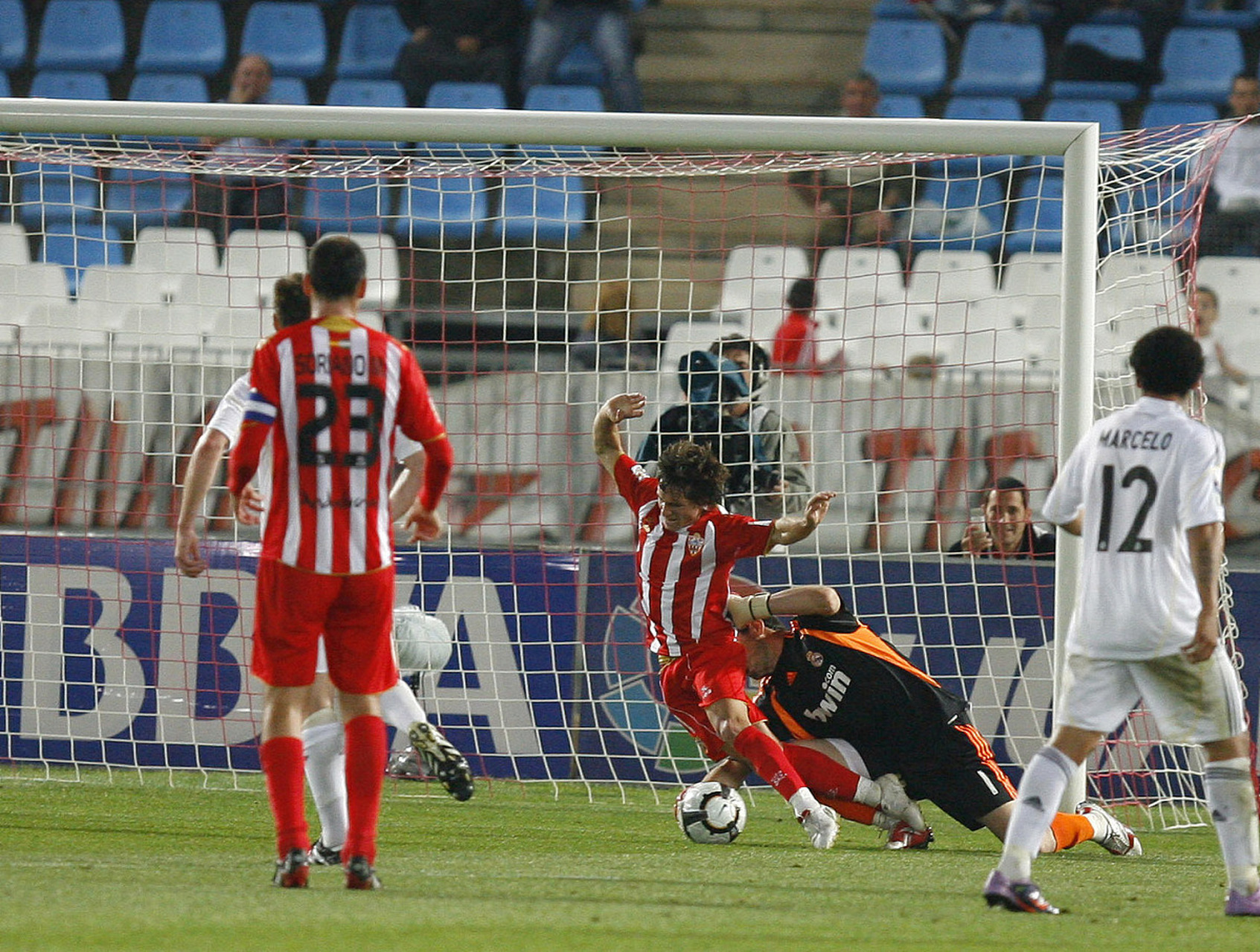 阿尔梅里亚客场大胜，实现惊险逆袭