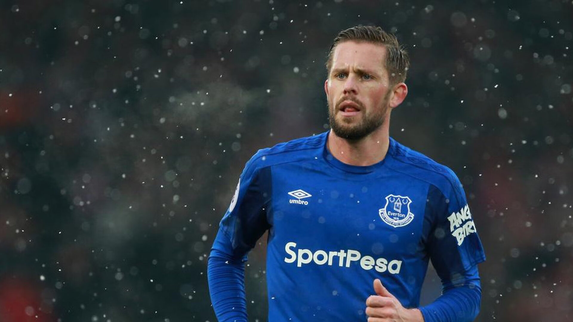 恩佐爆发点燃赛场,阿尔及利亚强势晋级,英格兰的挑战与启示