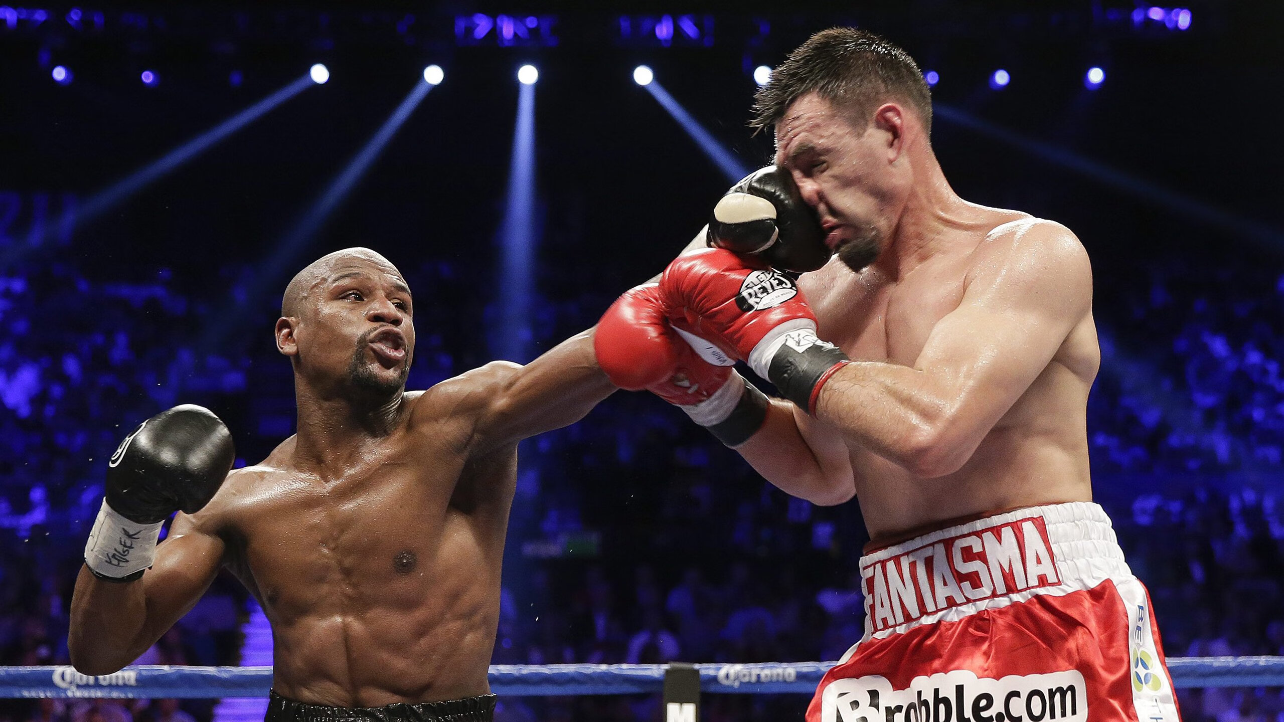 国王对阵掘金，詹姆斯关键时刻站出来，诠释何为历史级巨星